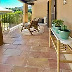 Ac Parking Pool 2br 6 Pax アパート
