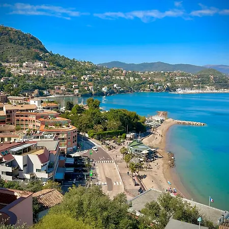 Ac Parking Pool 2br 6 Pax