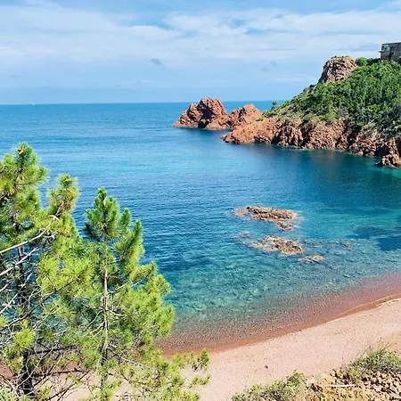 Ac Parking Pool 2br 6 Pax 公寓