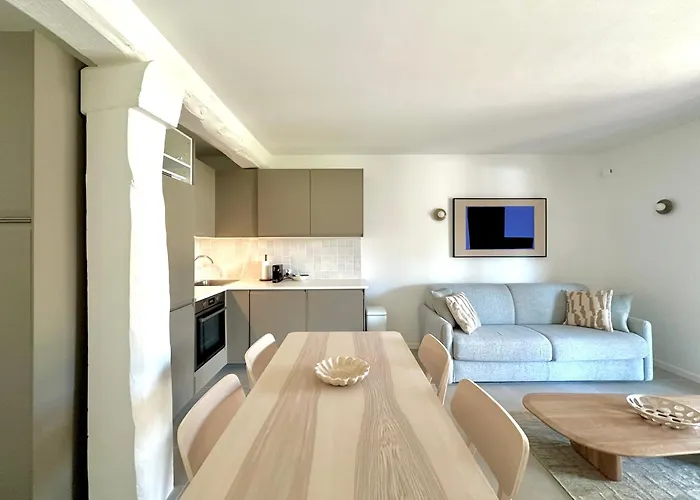 Ac Parking Pool 2br 6 Pax