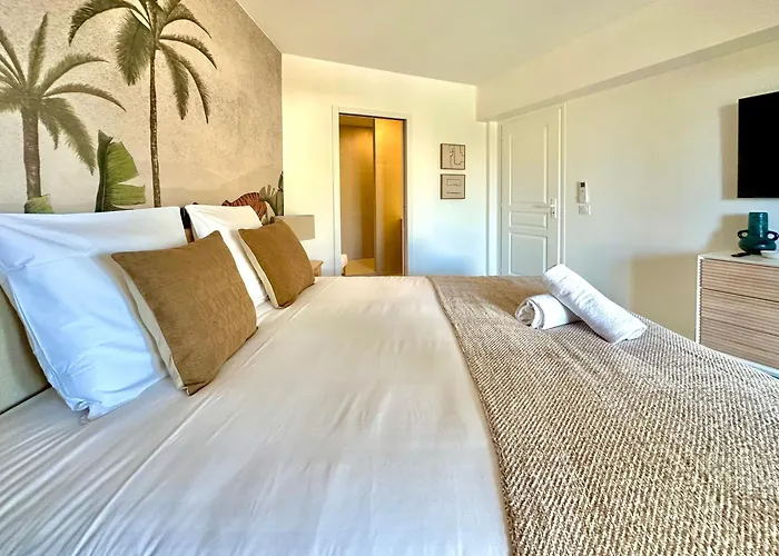 Ac Parking Pool 2br 6 Pax *