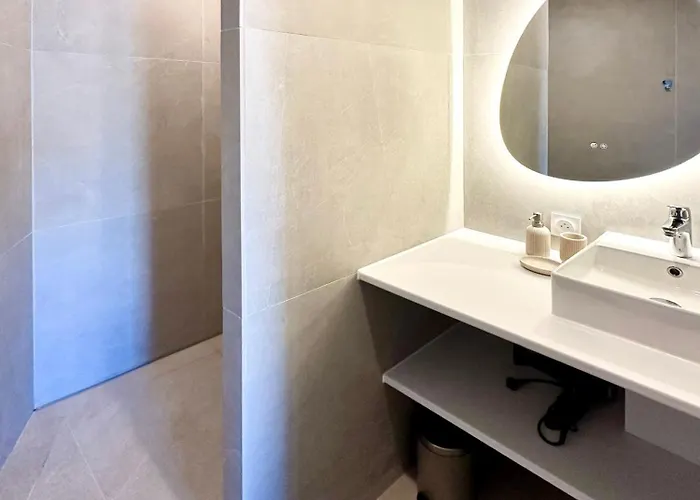 Ac Parking Pool 2br 6 Pax تيول سور مير